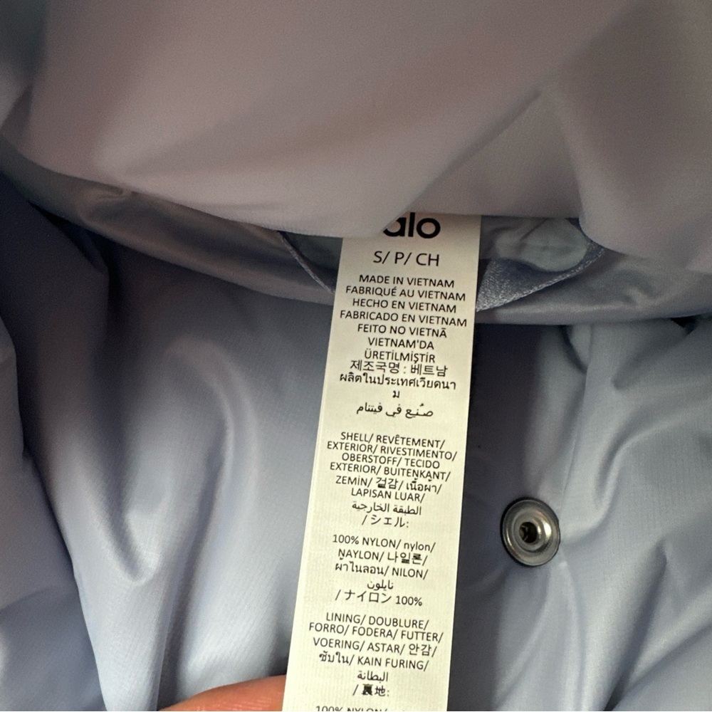 Alo Yoga Puffer Jacket Winter Frost - Picture 4 of 9